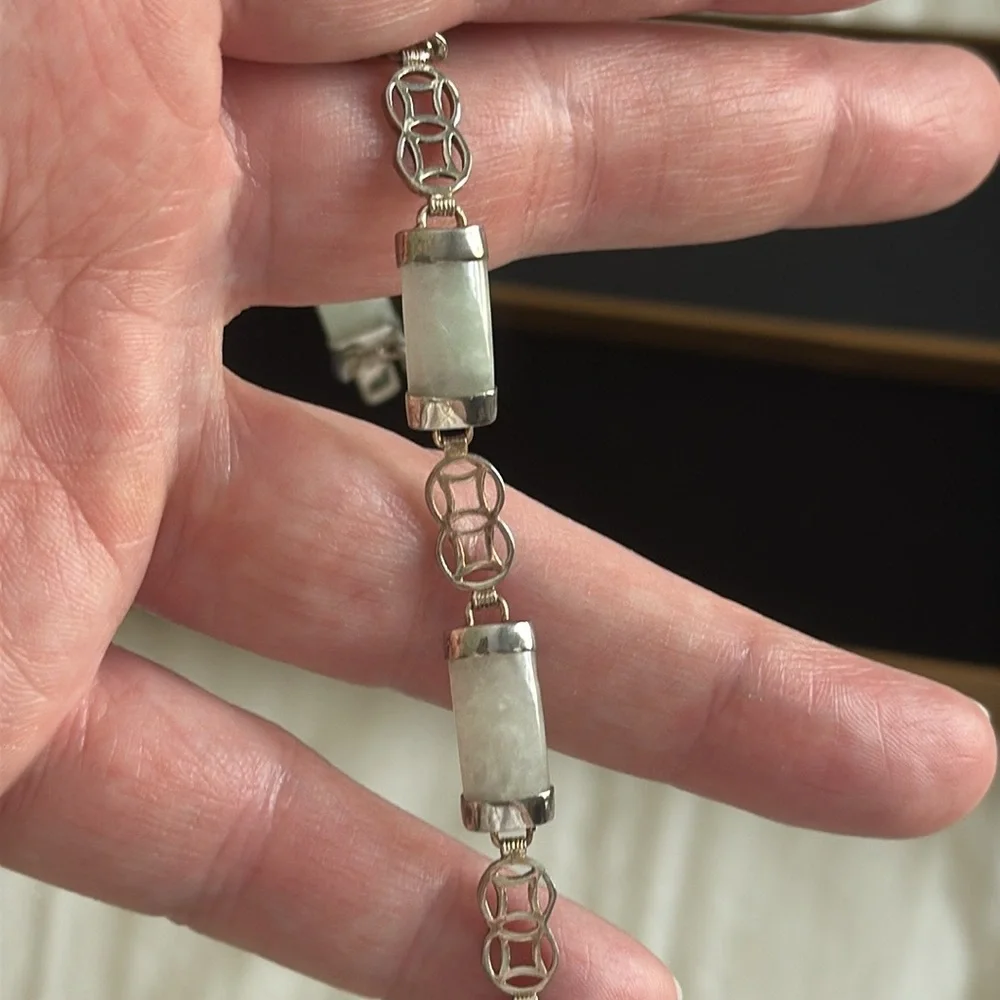 Vintage Jade Tennis Bracelet - Picture 4 of 12